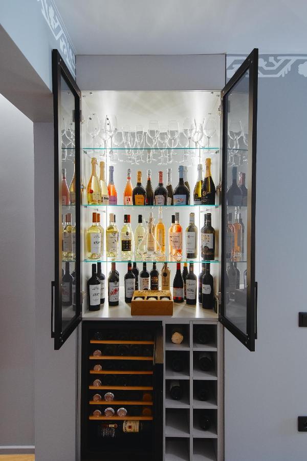 Unique Wine Apartments, City Center, Smart Lock 24/7 Chisináu Exterior foto